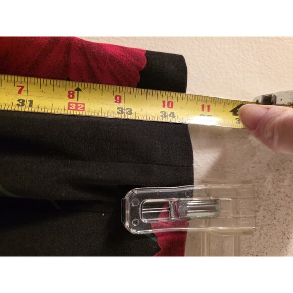 Vtg Briggs New York Skirt 16W Stretch Black W Red Flowers USA Made Whimsigoth - Picture 4 of 9